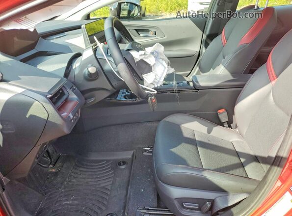 JTDACACU9R3025507 2024 TOYOTA PRIUS Красный Вид салона спереди