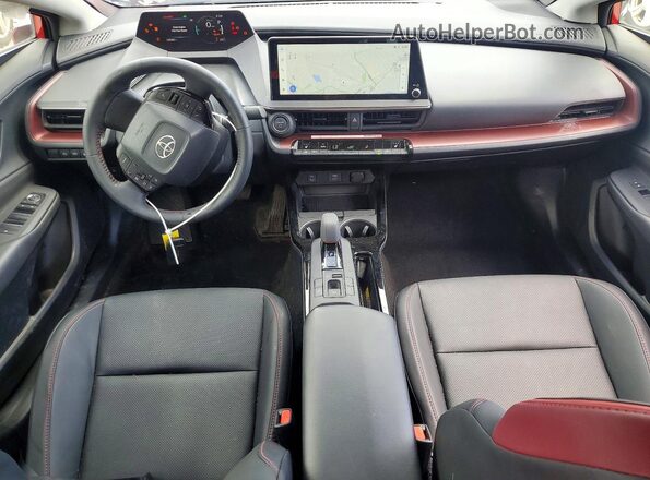 JTDACACUXS3048817 2025 TOYOTA PRIUS Красный Вид панели приборов