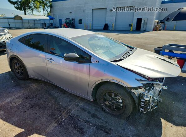 JTDACACUXT3056112 2026 TOYOTA PRIUS Серебряный Передняя правая четверть