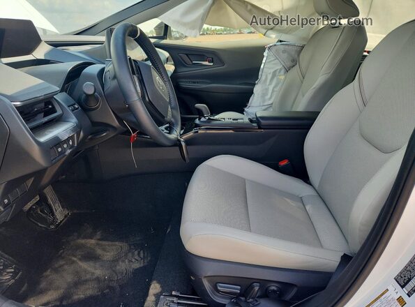 JTDADABU5R3018035 2024 TOYOTA PRIUS Белый Вид салона спереди