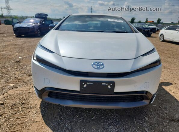 JTDADABU5R3018035 2024 TOYOTA PRIUS Белый Вид спереди