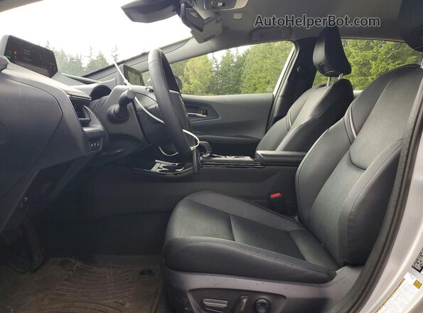 JTDADABU7T3033546 2026 TOYOTA PRIUS Серебряный Вид салона спереди