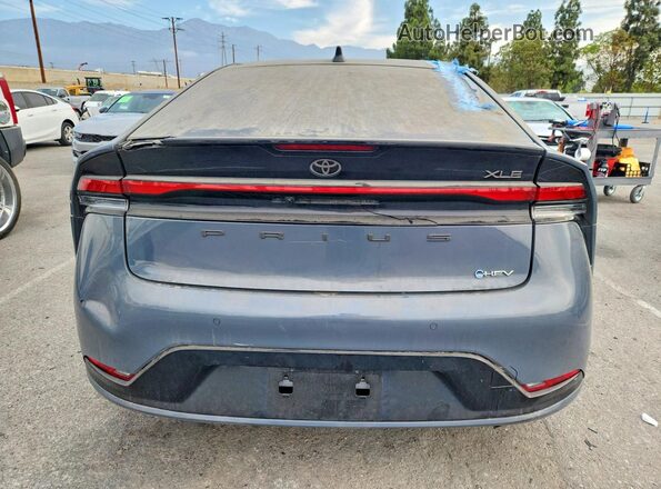 JTDADABU9R3009645 2024 TOYOTA PRIUS Серый Вид сзади