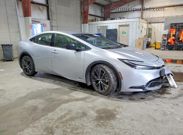 JTDADABUXR3016605 2024 TOYOTA PRIUS Серебряный Передняя правая четверть