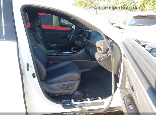 JTDAFAAF0R3006873 2024 TOYOTA CROWN White Front interior view