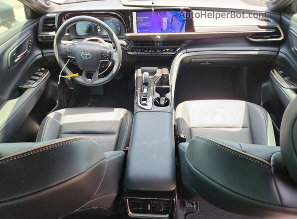 JTDAFAAF7R3008426 2024 TOYOTA CROWN Silver Widok deski rozdzielczej