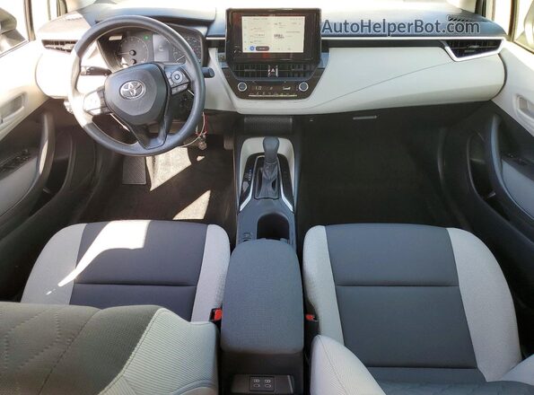 JTDB4MEE9PJ011303 2023 TOYOTA COROLLA Серебряный Вид панели приборов