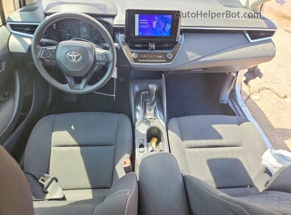 JTDBCMFE0RJ033453 2024 TOYOTA COROLLA Silver Vista del salpicadero