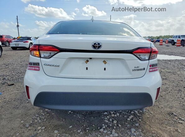 JTDBCMFE2RJ018159 2024 TOYOTA COROLLA White Rear view