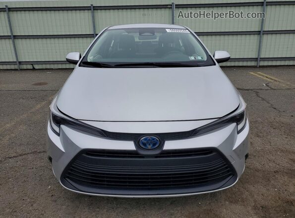JTDBCMFE2RJ032613 2024 TOYOTA COROLLA Серебряный Вид спереди