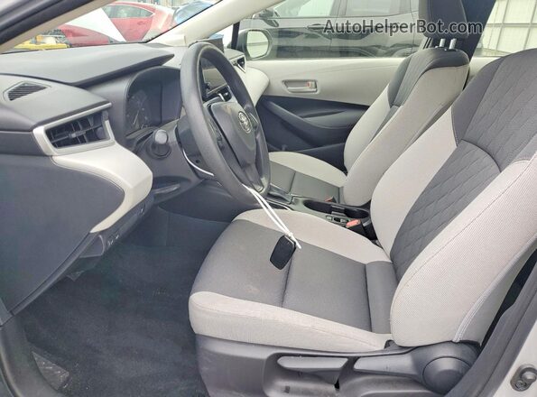 JTDBCMFE2RJ032613 2024 TOYOTA COROLLA Серебряный Вид салона спереди