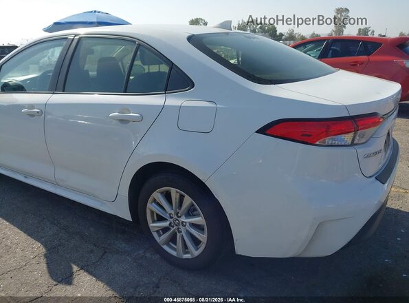 JTDBCMFE3R3055693 2024 TOYOTA COROLLA White Widok z przodu