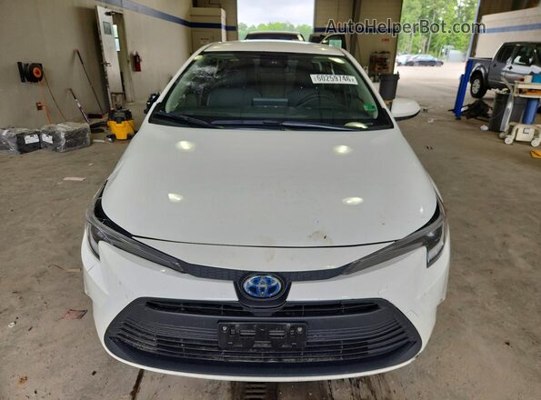JTDBCMFE3R3067486 2024 TOYOTA COROLLA Белый Вид спереди
