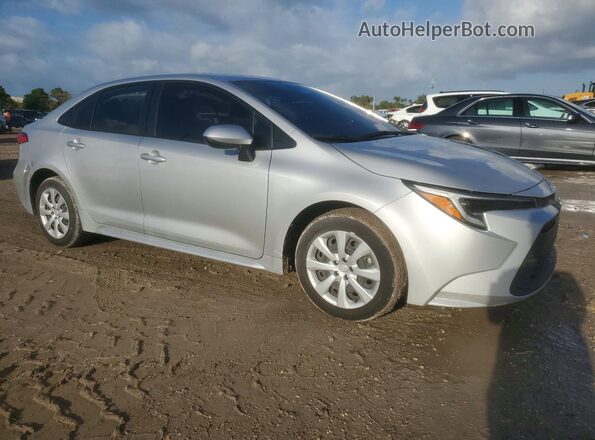 JTDBCMFE4PJ010366 2023 TOYOTA COROLLA Silver Delantero derecho