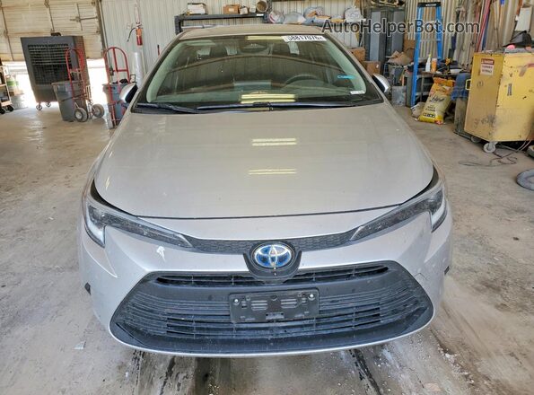 JTDBCMFE4SJ038323 2025 TOYOTA COROLLA Серебряный Вид спереди