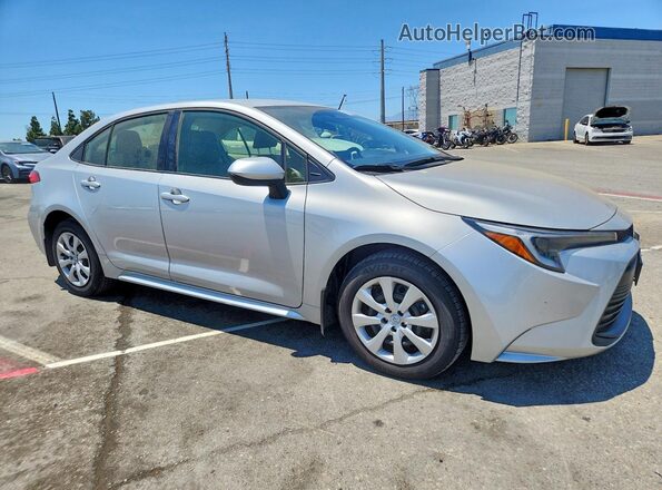 JTDBCMFE4T3143255 2026 TOYOTA COROLLA Silver Front right