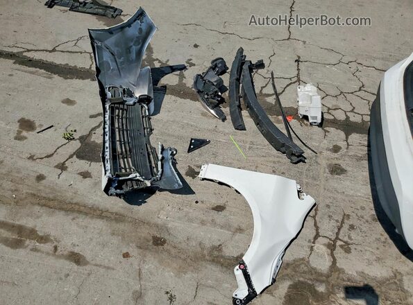 JTDBCMFE5RJ033853 2024 TOYOTA COROLLA White Engine compartment view