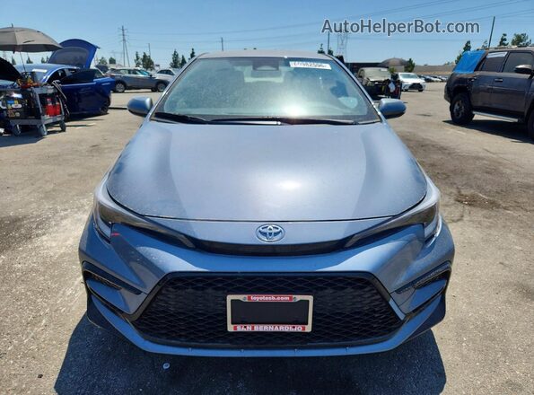 JTDBCMFE5T3133382 2026 TOYOTA COROLLA Серый Вид спереди