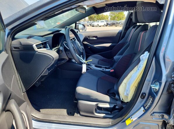 JTDBCMFE5T3133382 2026 TOYOTA COROLLA Серый Вид салона спереди