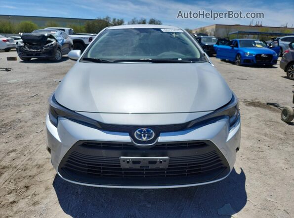 JTDBCMFE7S3110068 2025 TOYOTA COROLLA Серебряный Вид спереди