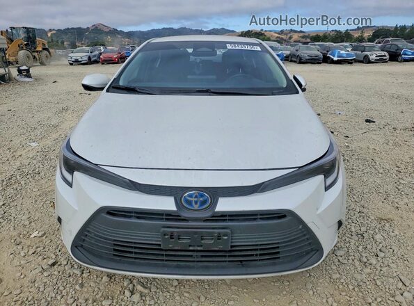 JTDBCMFE9S3089322 2025 TOYOTA COROLLA Белый Вид спереди