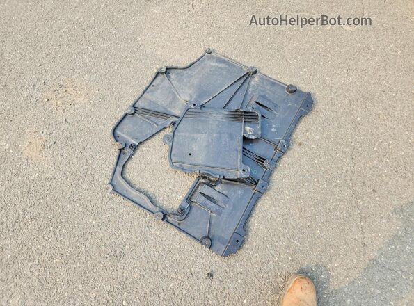 JTDBDMHE4T3027113 2026 TOYOTA COROLLA Gray Widok komory silnika