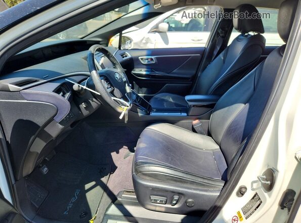 JTDBVRBD9HA002818 2017 TOYOTA MIRAI White Вид салону спереду