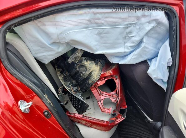 JTDEPMAE1MJ188322 2021 TOYOTA COROLLA Red Widok tylnych siedzeń