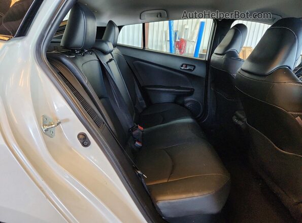 JTDKAMFP5M3192246 2021 TOYOTA PRIUS White Vista de los asientos traseros