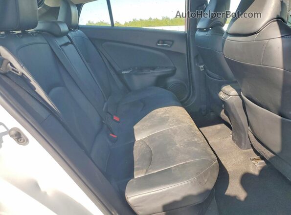 JTDKAMFU2N3163794 2022 TOYOTA PRIUS White Widok tylnych siedzeń