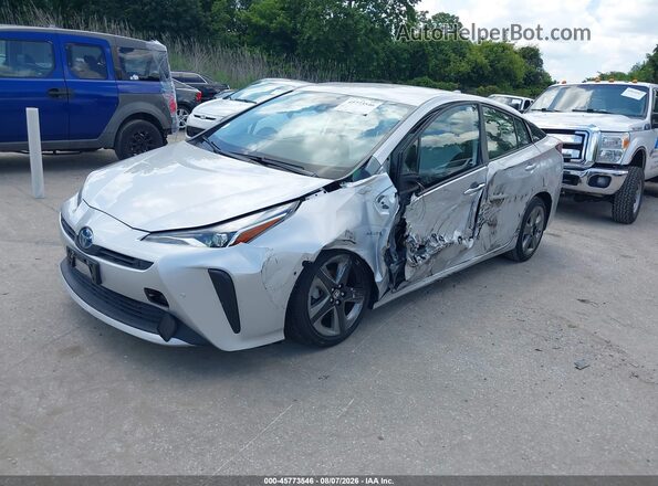 JTDKAMFU4M3134568 2021 TOYOTA PRIUS Silver Vista tres cuartos delantera izquierda
