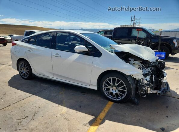 JTDKARFP2H3006150 2017 TOYOTA PRIUS White Front right