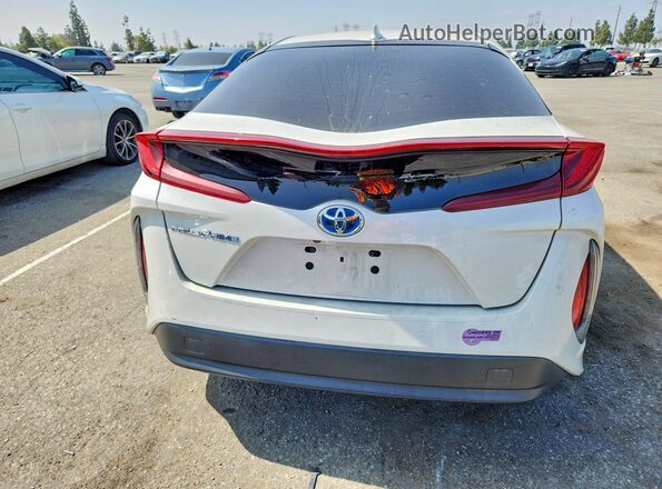 JTDKARFP2J3101880 2018 TOYOTA PRIUS White Вид ззаду