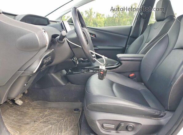 JTDKARFP3L3158723 2020 TOYOTA PRIUS White Front interior view