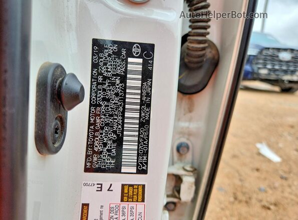 JTDKARFP4K3113773 2019 TOYOTA PRIUS White Widok komory silnika