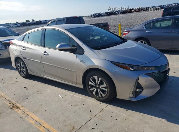 JTDKARFP5J3076604 2018 TOYOTA PRIUS Silver Передня права чверть