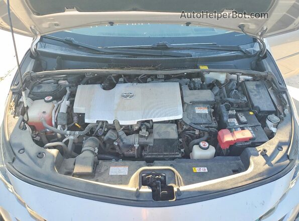 JTDKARFP5J3076604 2018 TOYOTA PRIUS Silver Вид задньої частини салону