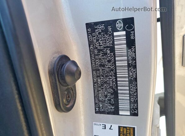 JTDKARFP5J3076604 2018 TOYOTA PRIUS Silver Вид підкапотного простору