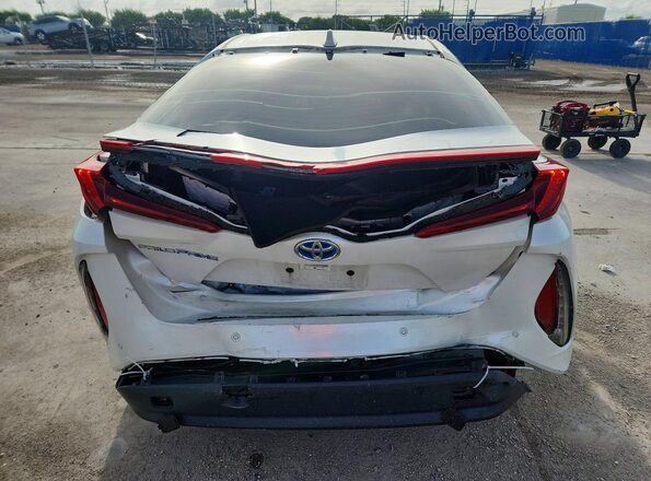 JTDKARFP7H3034056 2017 TOYOTA PRIUS Белый Вид сзади