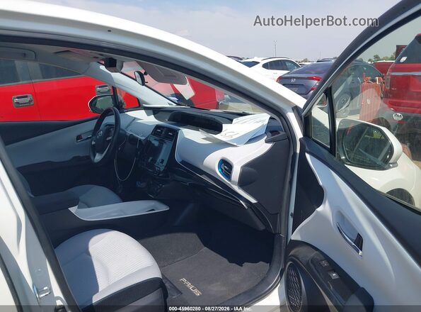 JTDKARFU2H3039543 2017 TOYOTA PRIUS White Front interior view