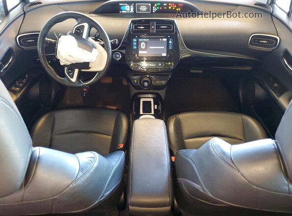 JTDKARFU6H3528186 2017 TOYOTA PRIUS Red Widok deski rozdzielczej