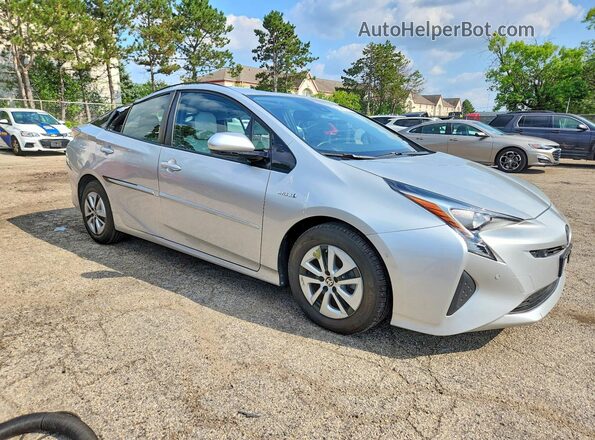 JTDKARFUXH3044053 2017 TOYOTA PRIUS Silver Przód prawy