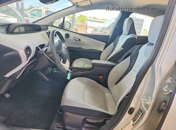 JTDKBRFU7J3598721 2018 TOYOTA PRIUS Silver Вид салону спереду