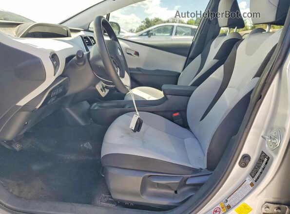 JTDKBRFUXJ3072003 2018 TOYOTA PRIUS Silver Front interior view