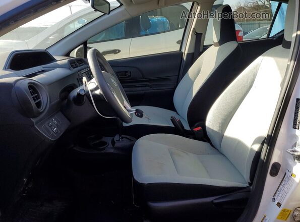 JTDKDTB34G1136724 2016 TOYOTA PRIUS White Вид салону спереду