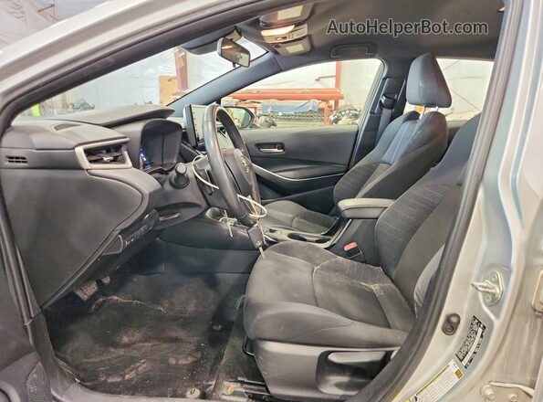 JTDS4MCE0NJ097228 2022 TOYOTA COROLLA Серебряный Вид салона спереди
