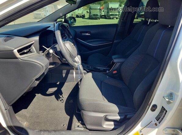JTDS4RCE0LJ018876 2020 TOYOTA COROLLA White Front interior view