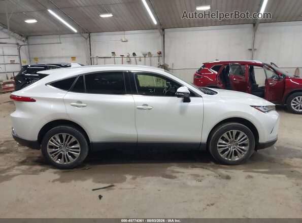 JTEAAAAH0MJ047004 2021 TOYOTA VENZA White Вид задньої частини салону