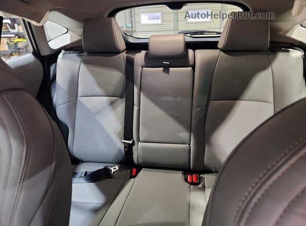 JTEAAAAH1RJ153386 2024 TOYOTA VENZA Burgundy Հետևի նստատեղերի տեսք