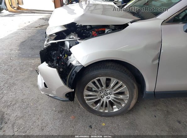 JTEAAAAH3RJ190133 2024 TOYOTA VENZA Silver Widok z przodu